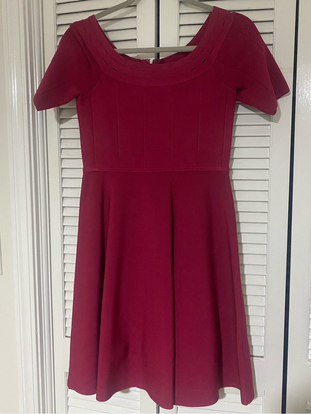 GUESS Wine Red Fit-and-Flare Short Sleeve Dress